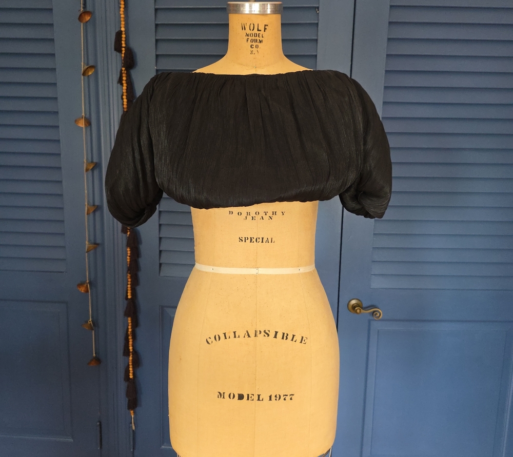 Black Puff-Sleeve Crop Top - Unbranded